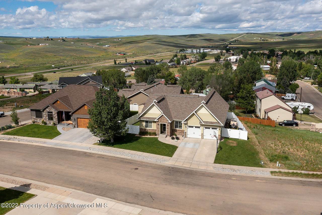 676 Overlook Drive - Photo 1
