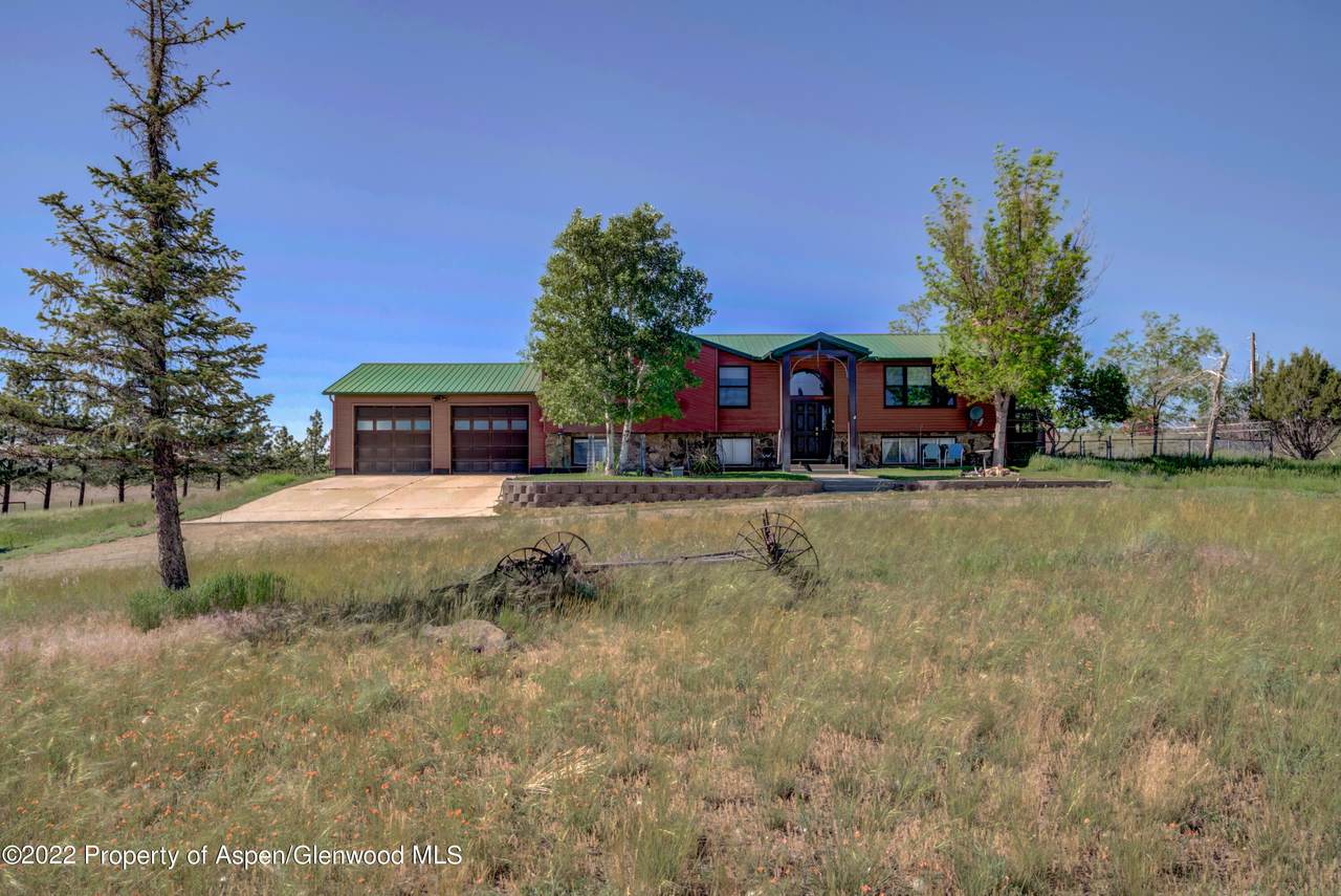 757 Barbara Lane - Photo 1