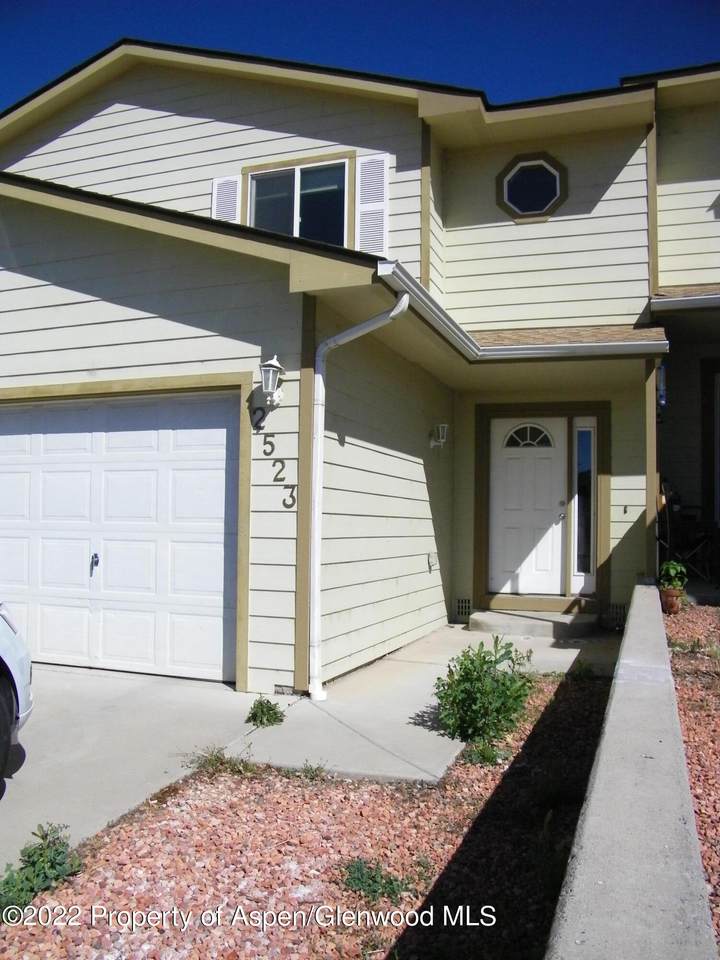 2523 Meadow Circle - Photo 1