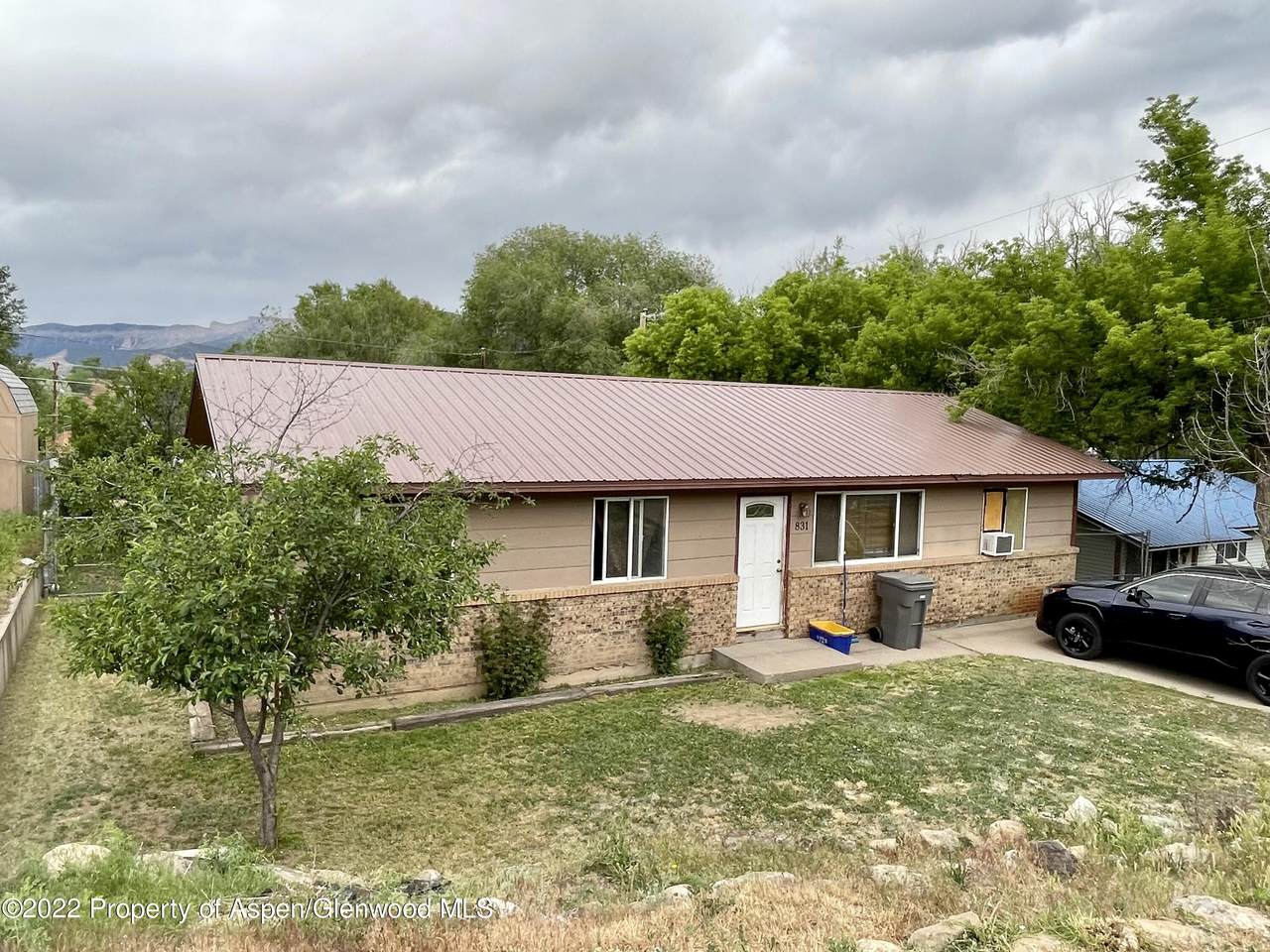 831 Munro Avenue - Photo 1