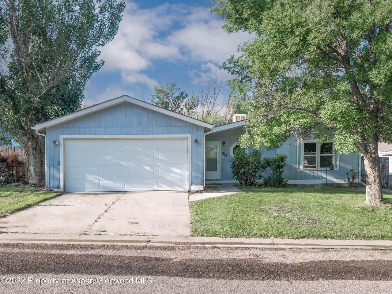 175 Cedar Circle - Photo 1