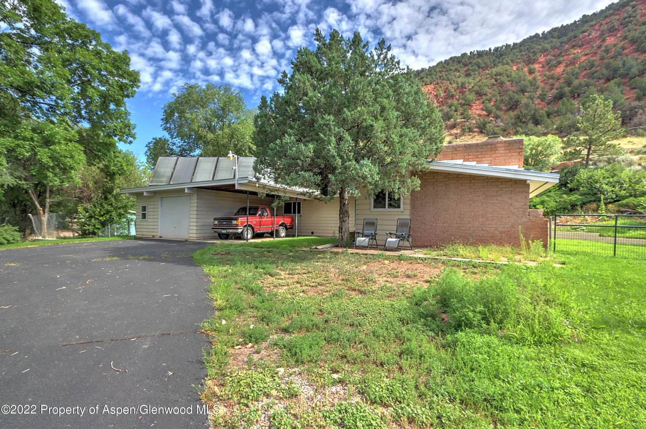 2562 82 Highway - Photo 1