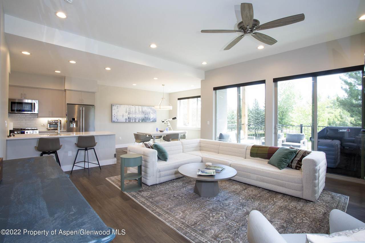 218 Lewies Circle - Photo 1