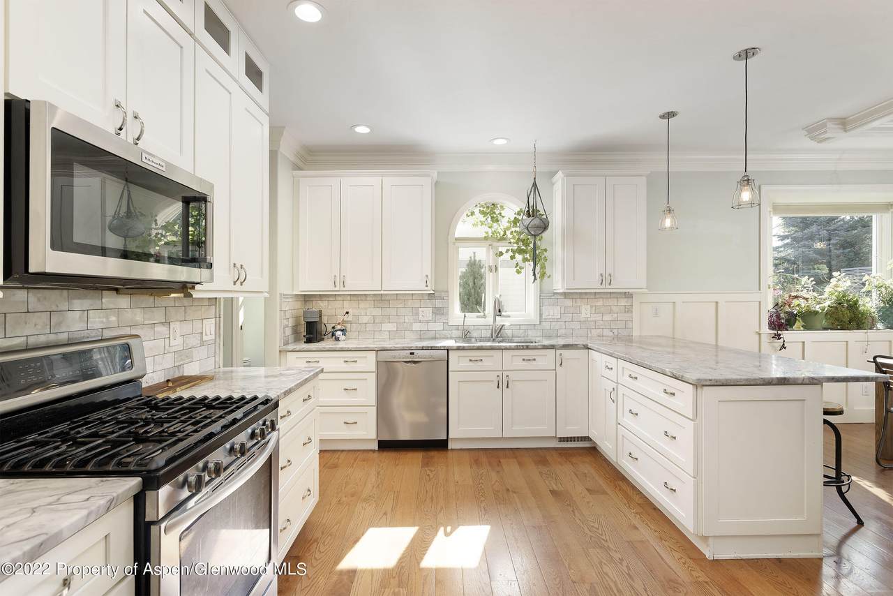 797 Melissa Lane - Photo 1