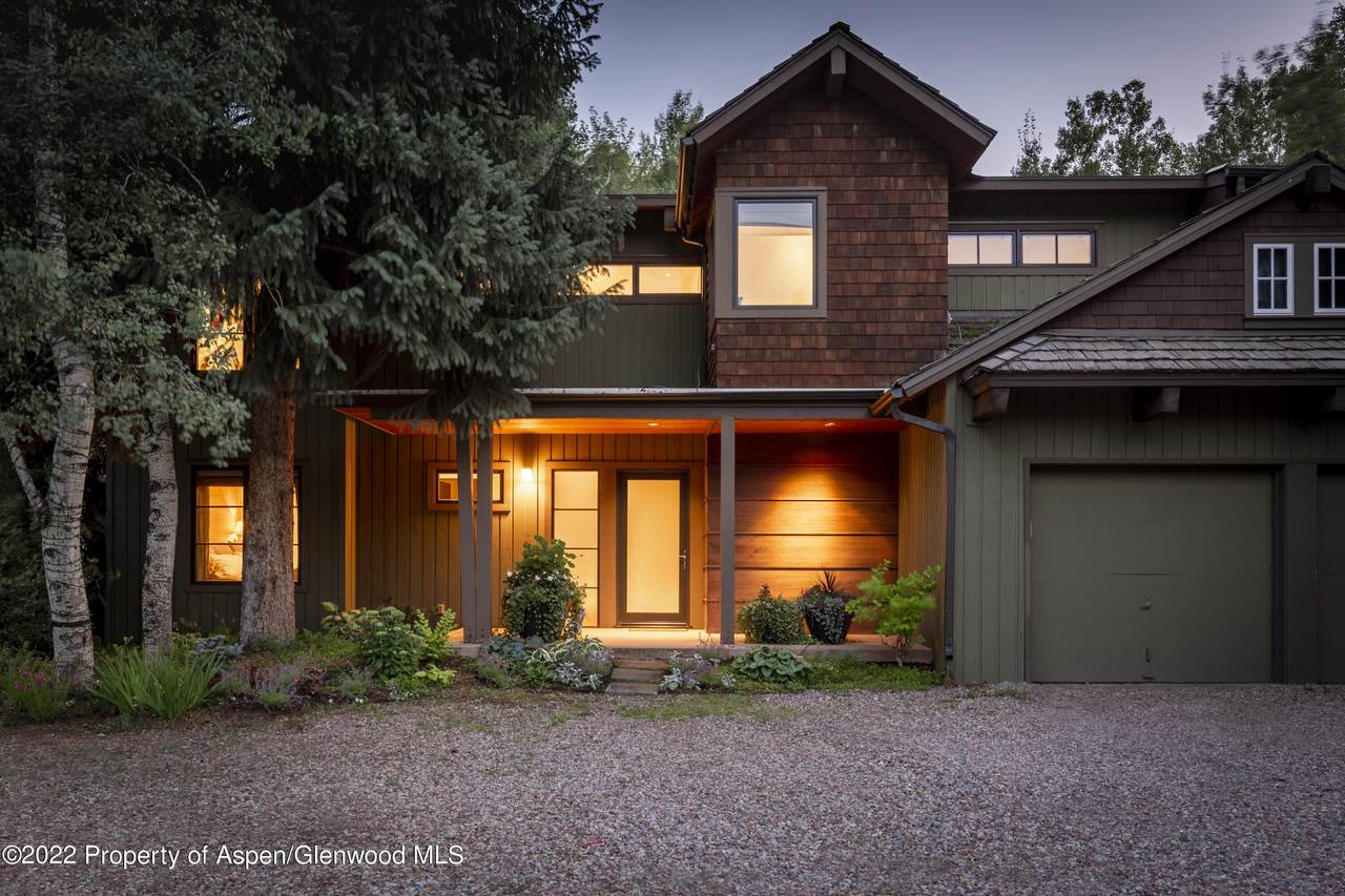 843 Cemetery Lane - Photo 1