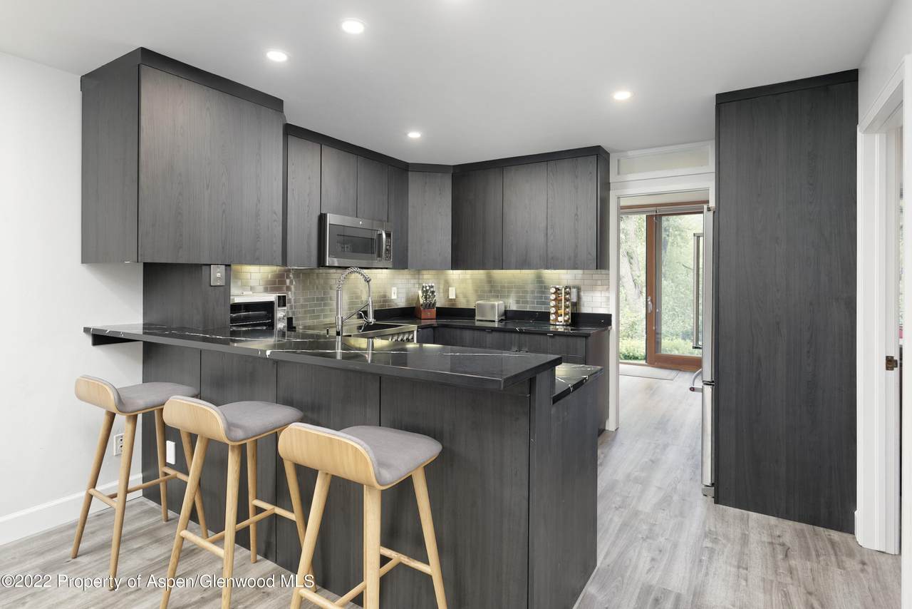 824 Hopkins Avenue - Photo 1