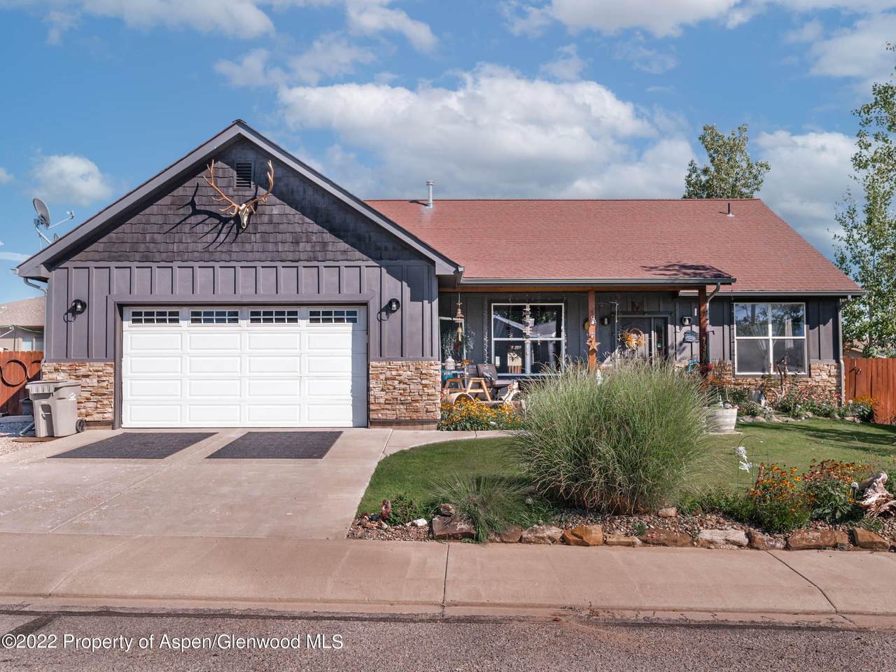 731 17th Street - Photo 1