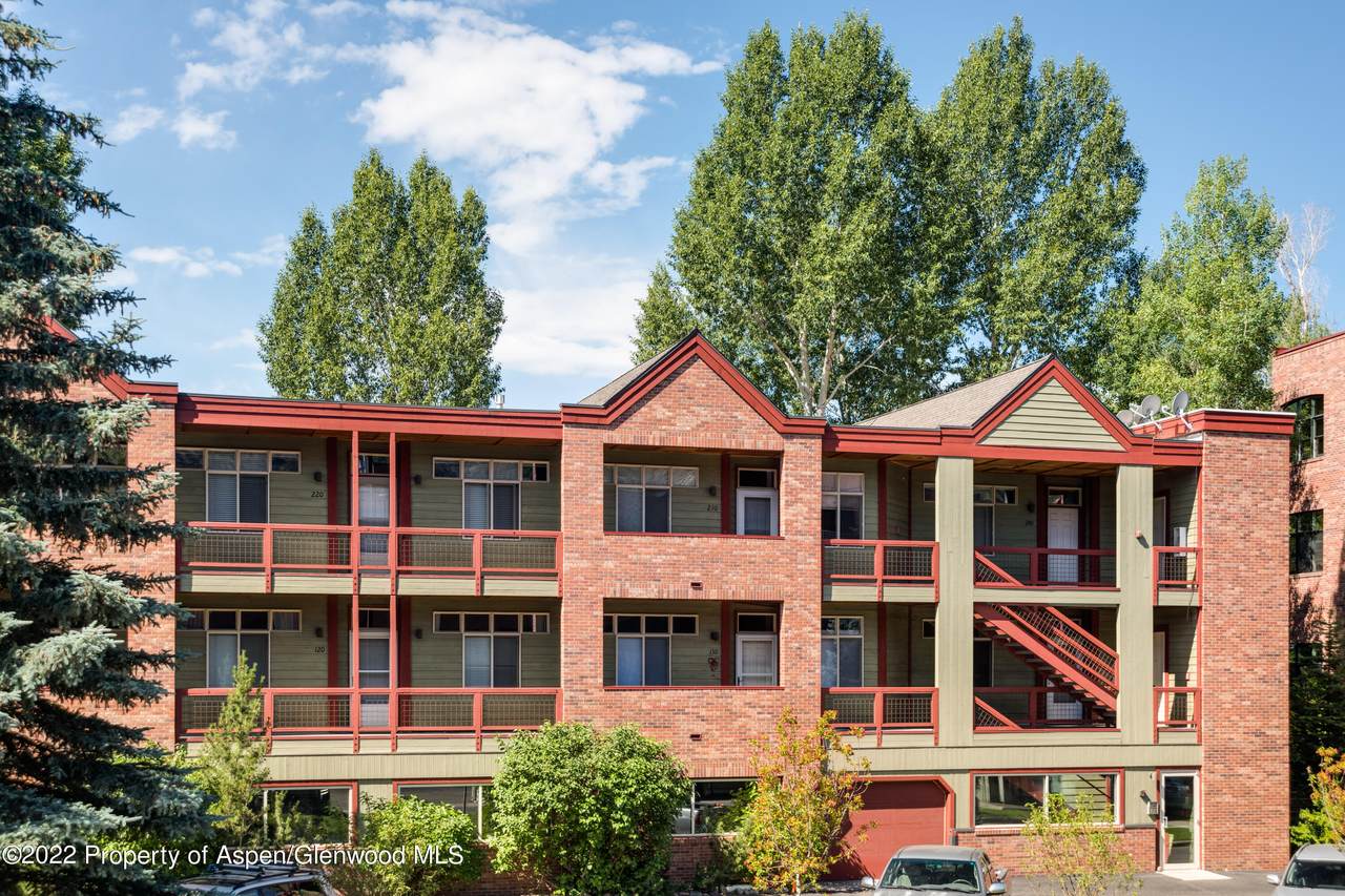 555 Gold Rivers Court - Photo 1