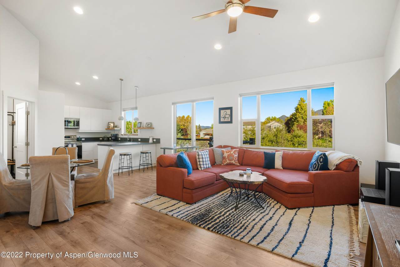 258 Fieldstone Court - Photo 1