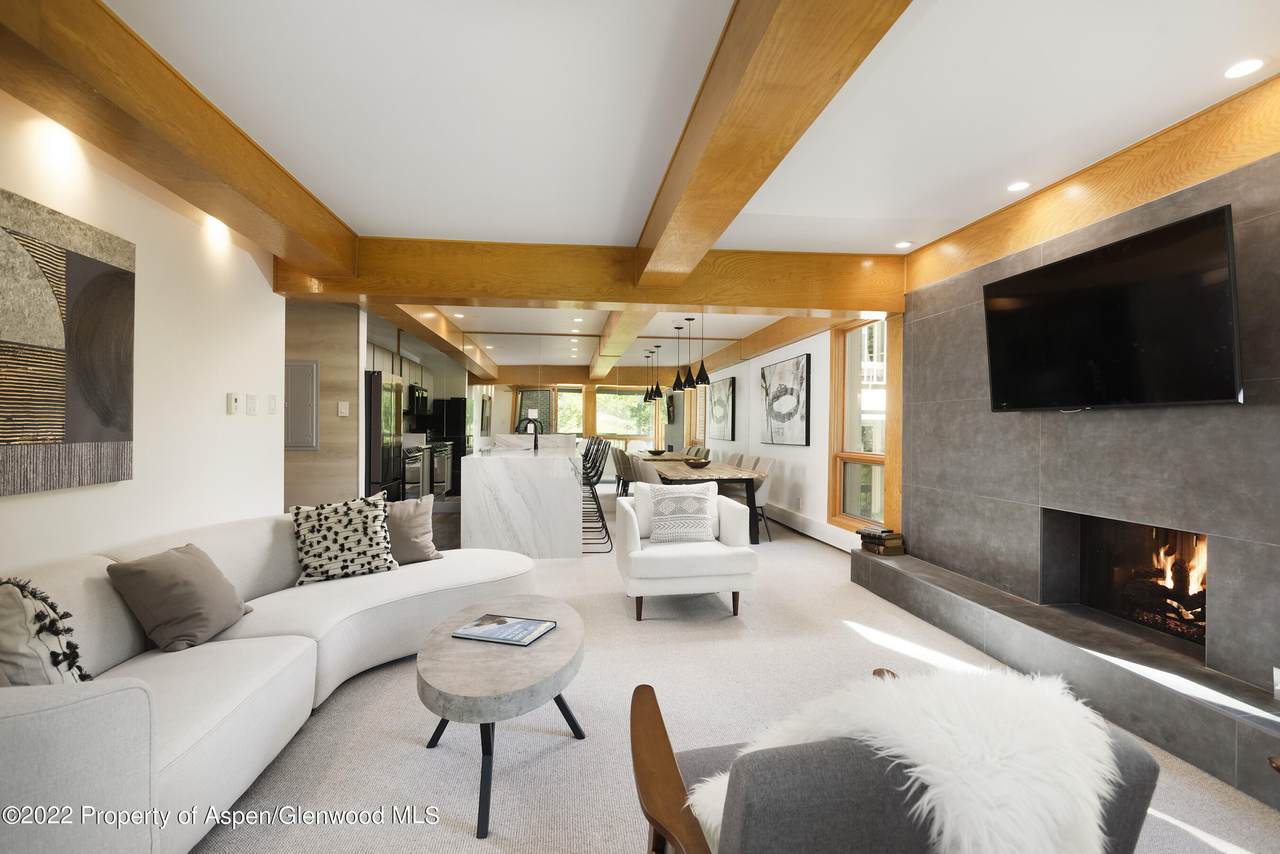 855 Carriage Way - Photo 1