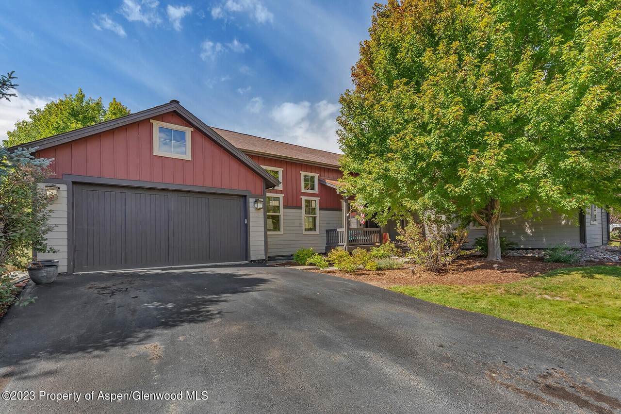 302 Silver Mountain Drive - Photo 1