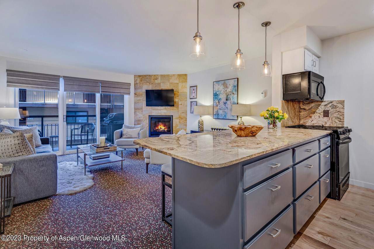 400 Wood Road - Photo 1