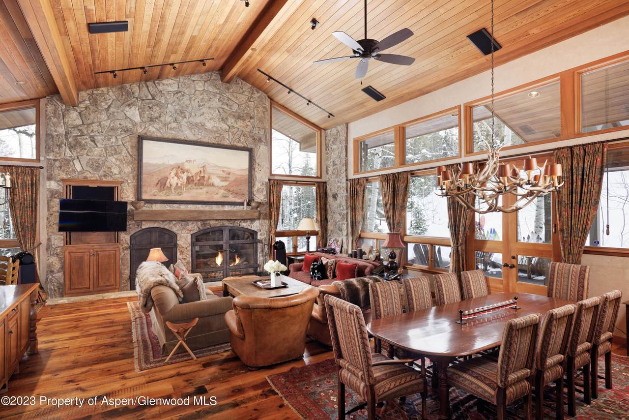 114 Pine Lane - Photo 1