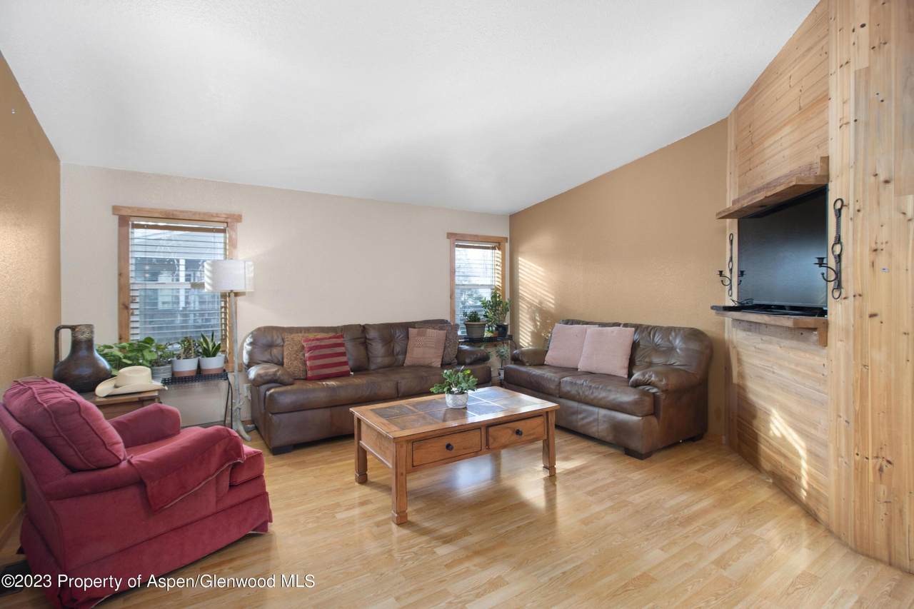 200 20th Street - Photo 1