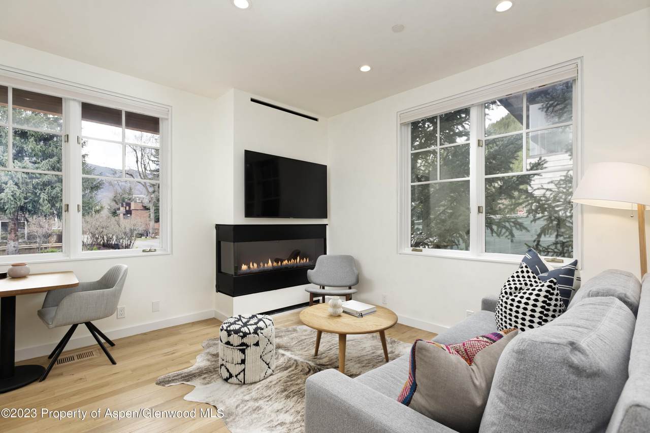 501 Main Street - Photo 1