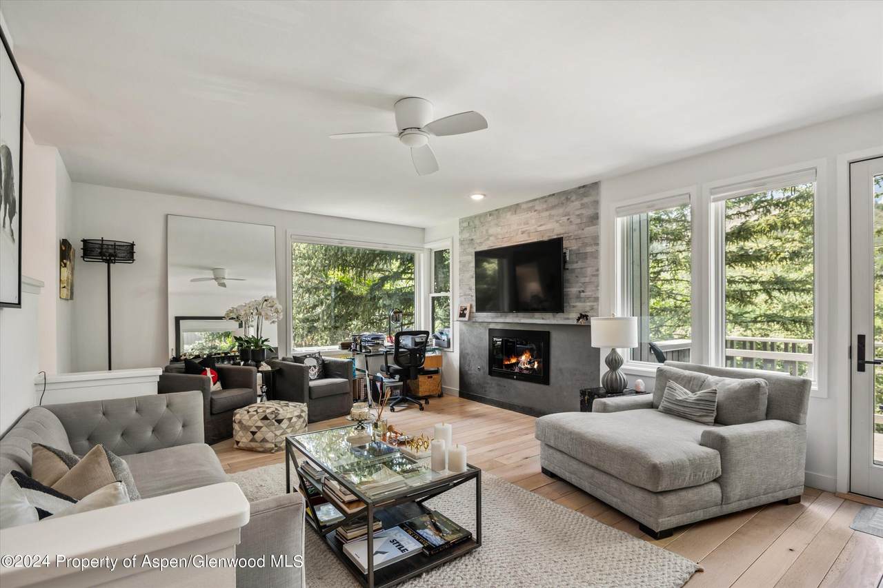 221 Meadow Ranch Road - Photo 1