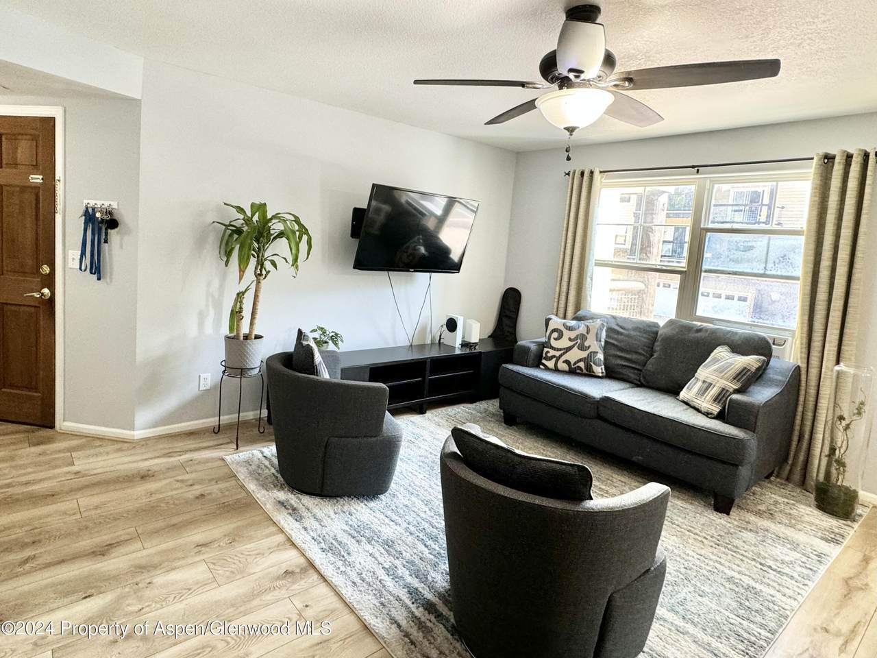 1101 Sunset Ridge Court - Photo 1