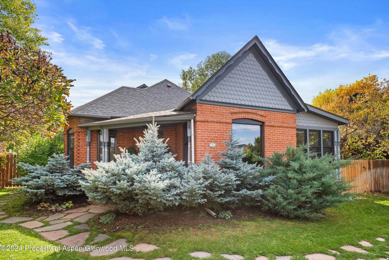 156 Garfield Avenue - Photo 1