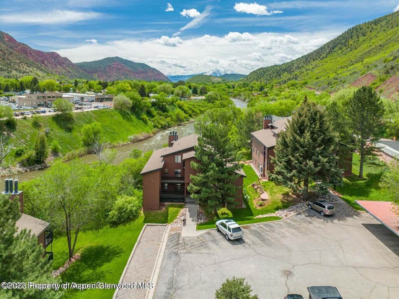 2822 Hager - Photo 1