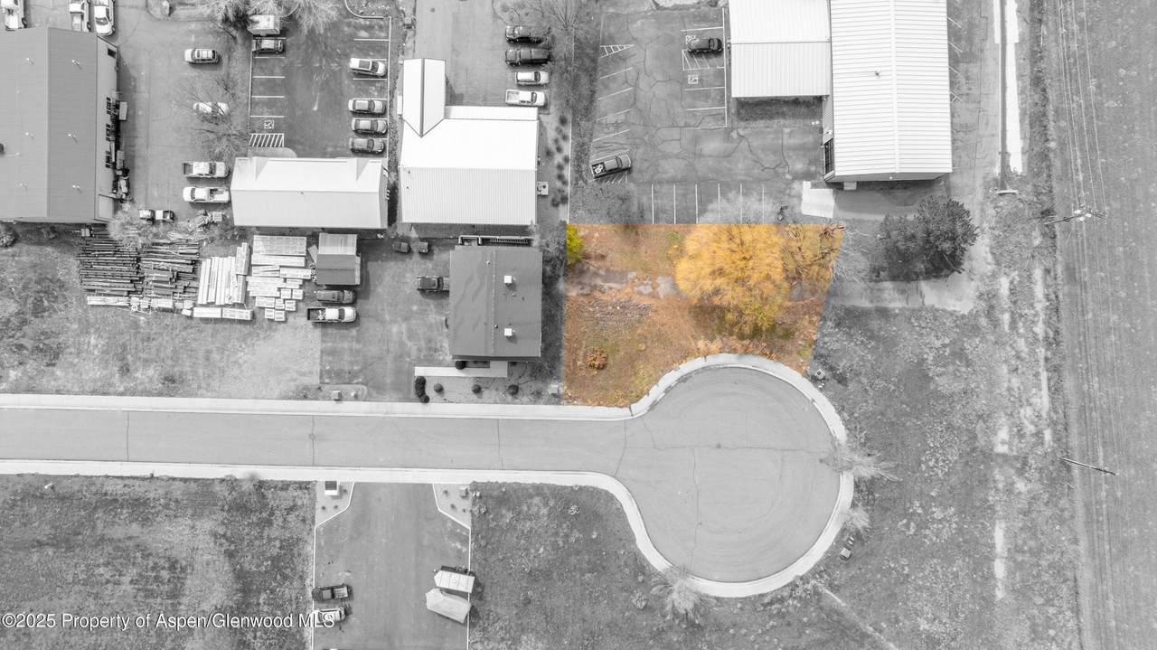 1813 Silver Spur - Photo 1