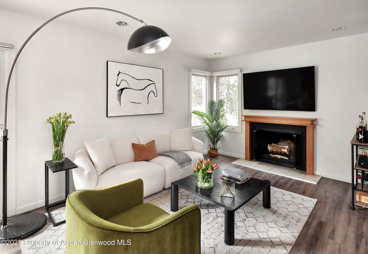 814 Bleeker Street - Photo 1