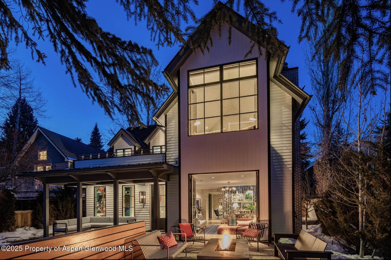 614 North Street - Photo 1