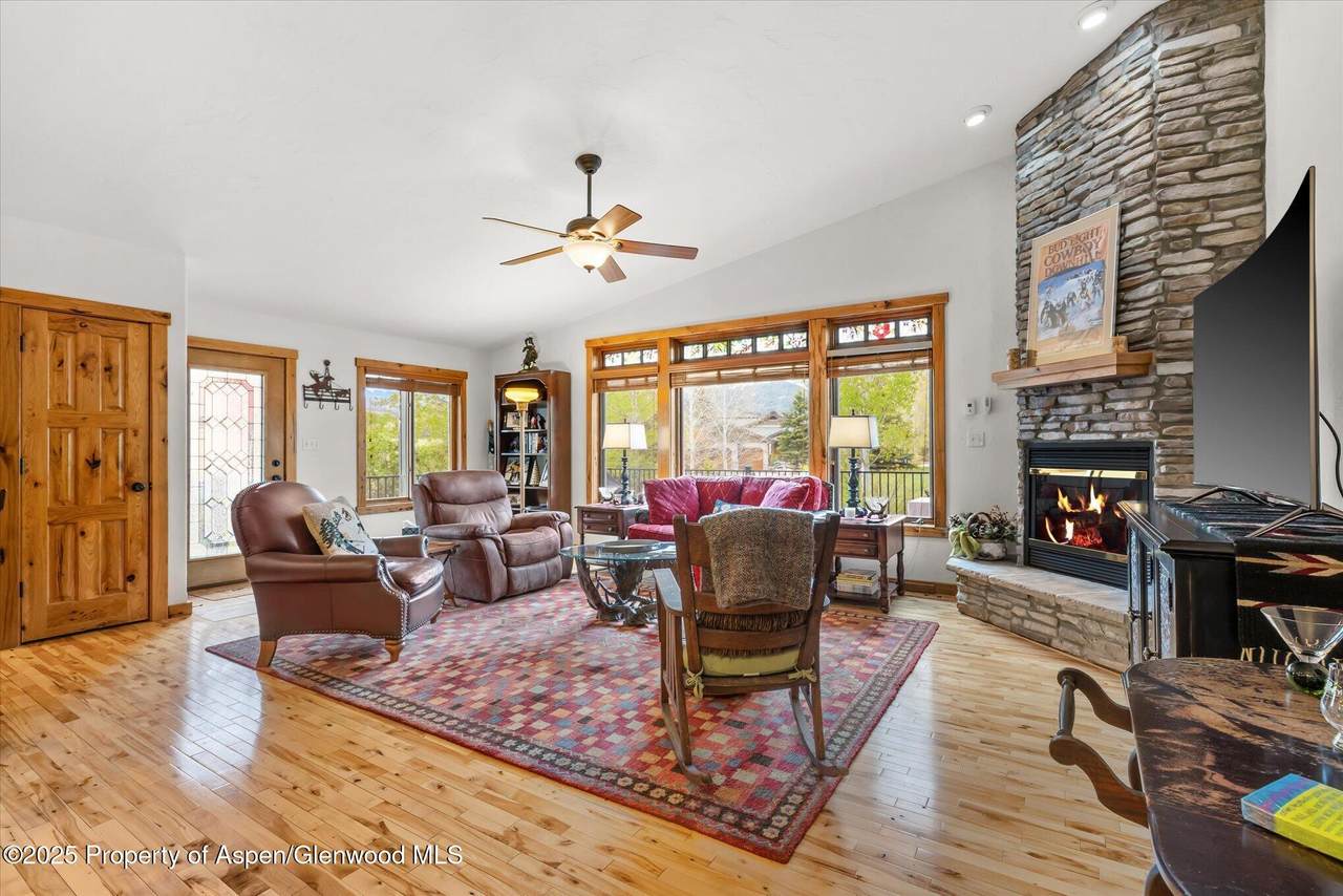 1088 Longview Circle - Photo 1