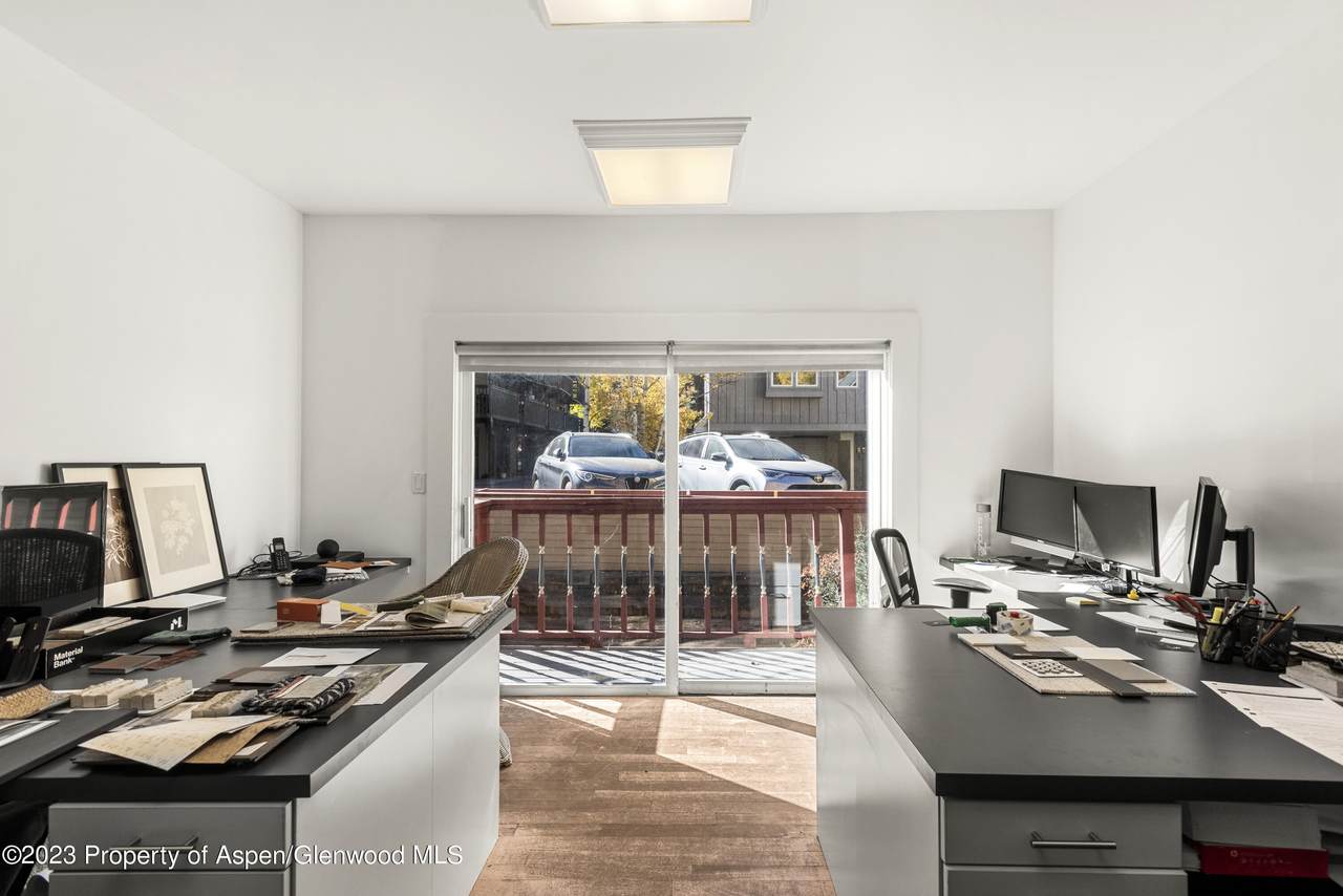 715 Main Street - Photo 1