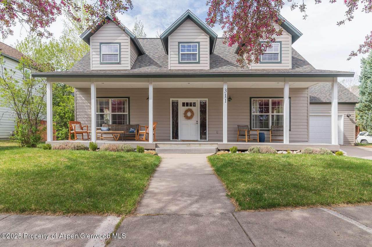 311 Sopris Circle - Photo 1