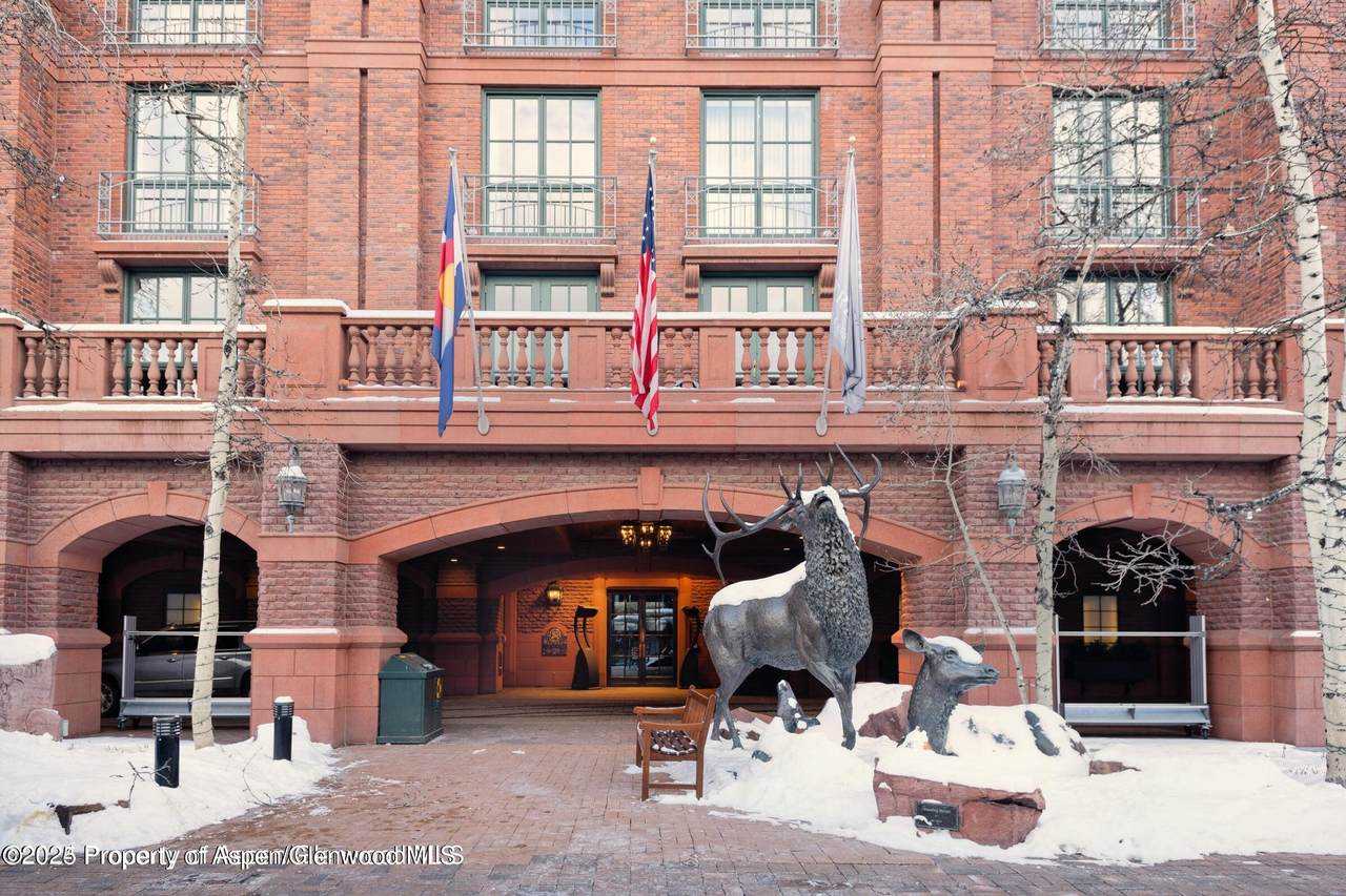 315 Dean Street - Photo 1