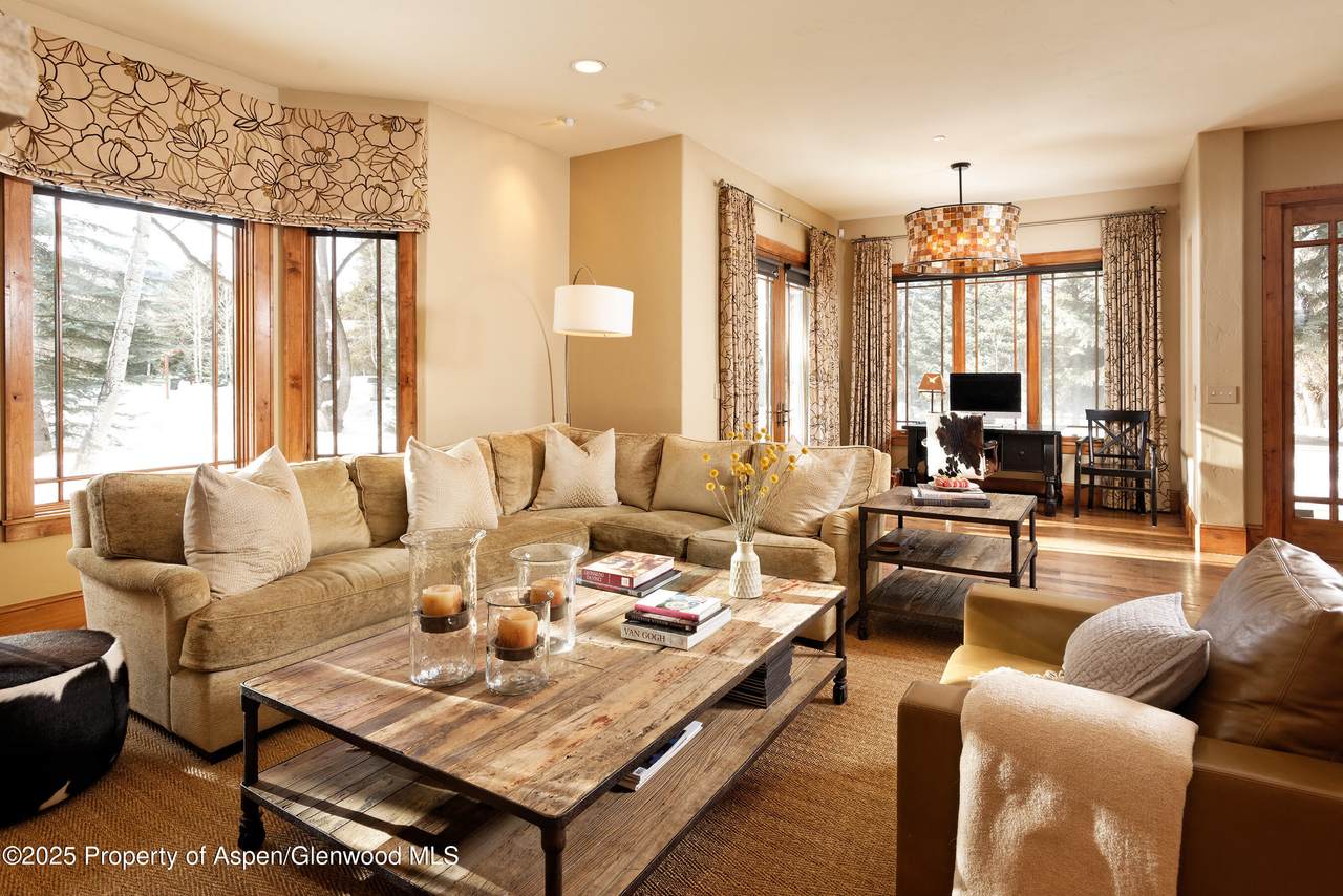 1395 Sierra Vista Drive - Photo 1