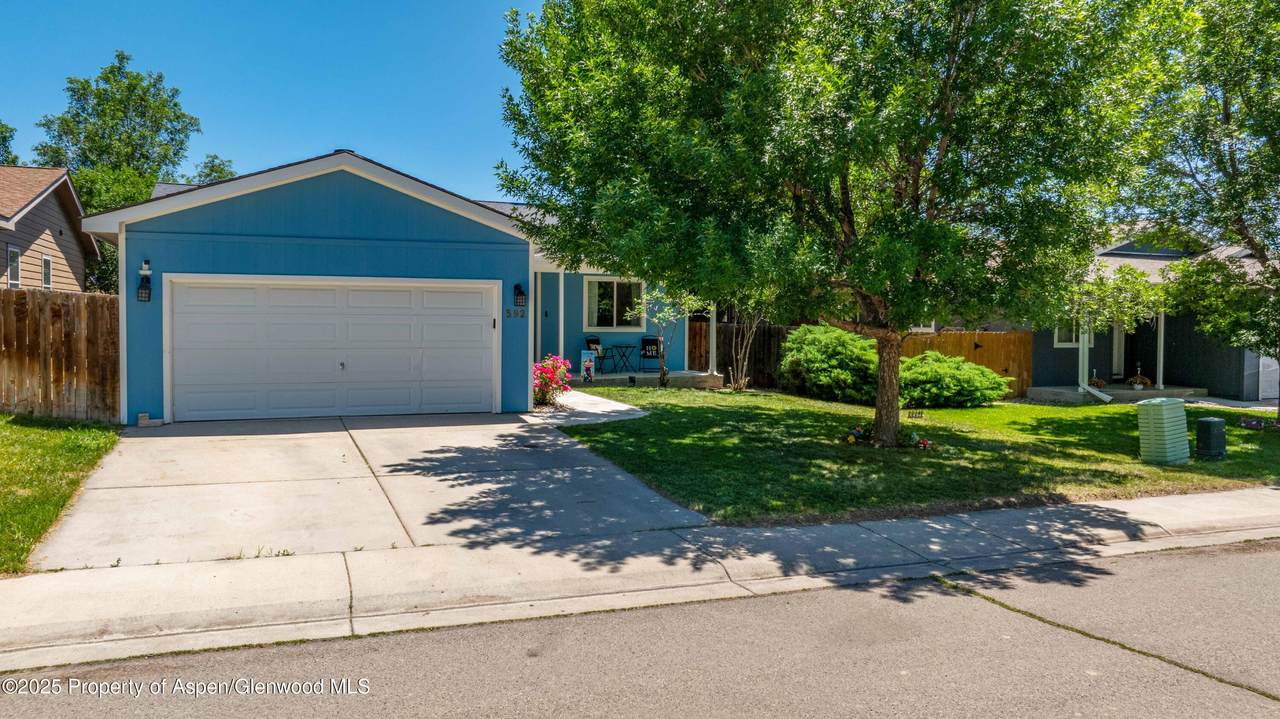 592 Evergreen Road - Photo 1