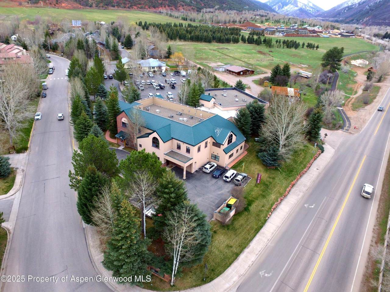 100 Elk Run Drive - Photo 1
