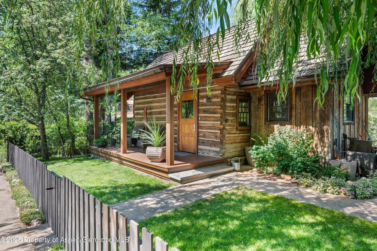117 Neale Avenue - Photo 1