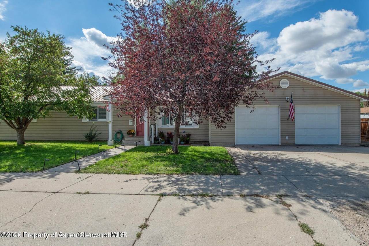 750 Breeze Street - Photo 1
