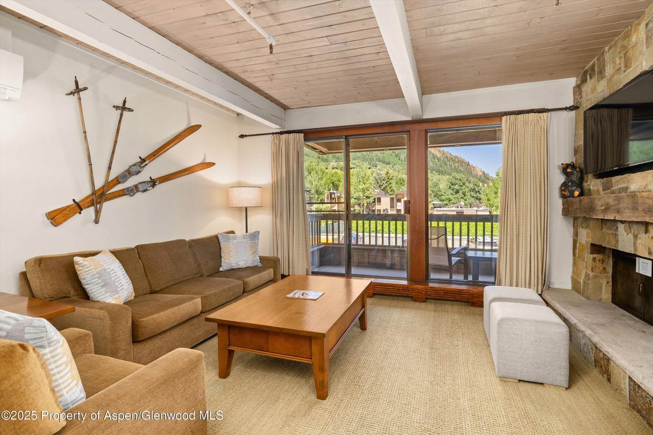 610 West End Street - Photo 1