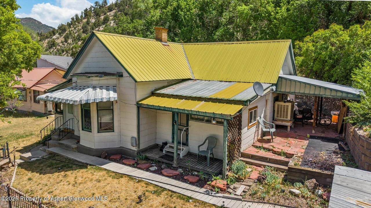 1012 Minter Avenue - Photo 1