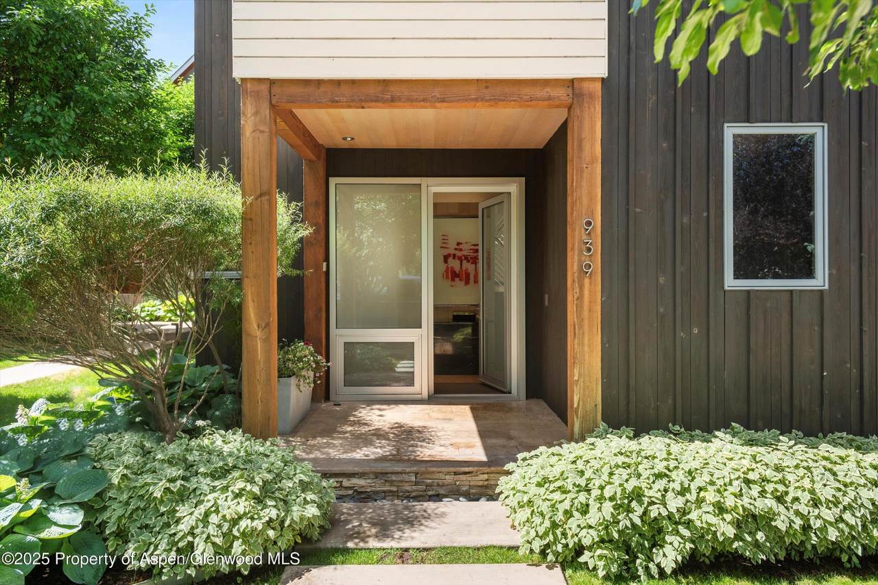 939 Cooper Avenue - Photo 1