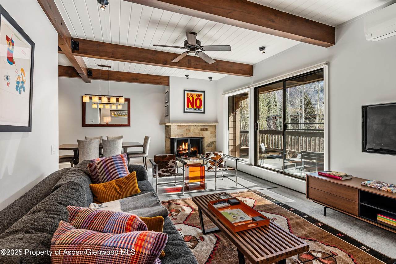 610 West End Street - Photo 1