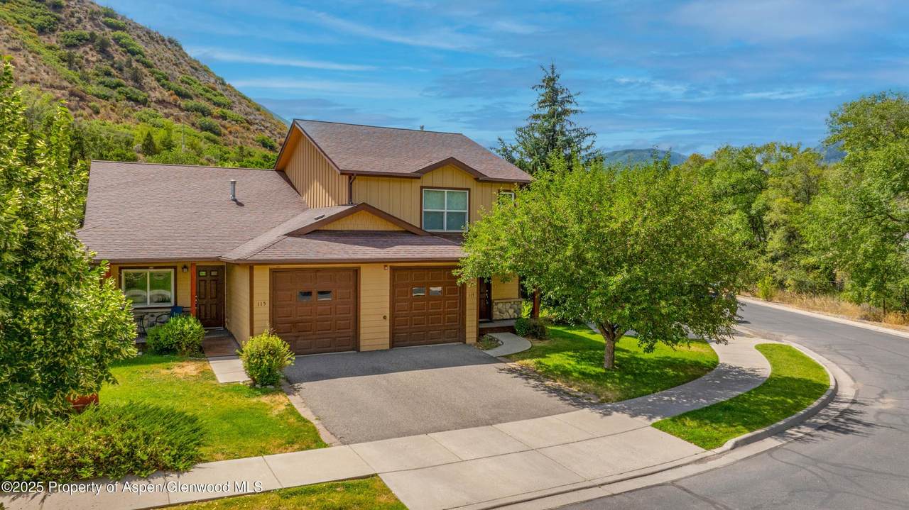 117 White Horse Place - Photo 1