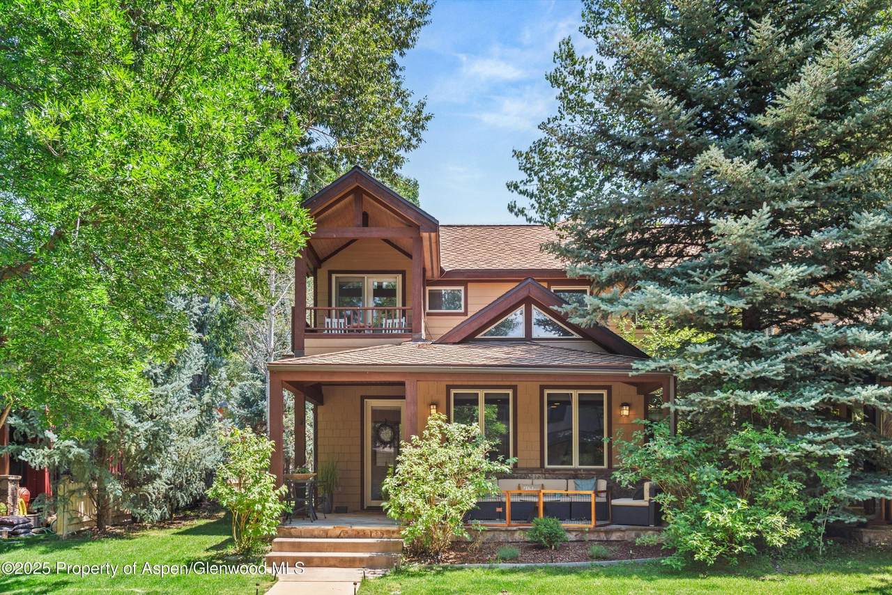 315 Summerset Lane - Photo 1