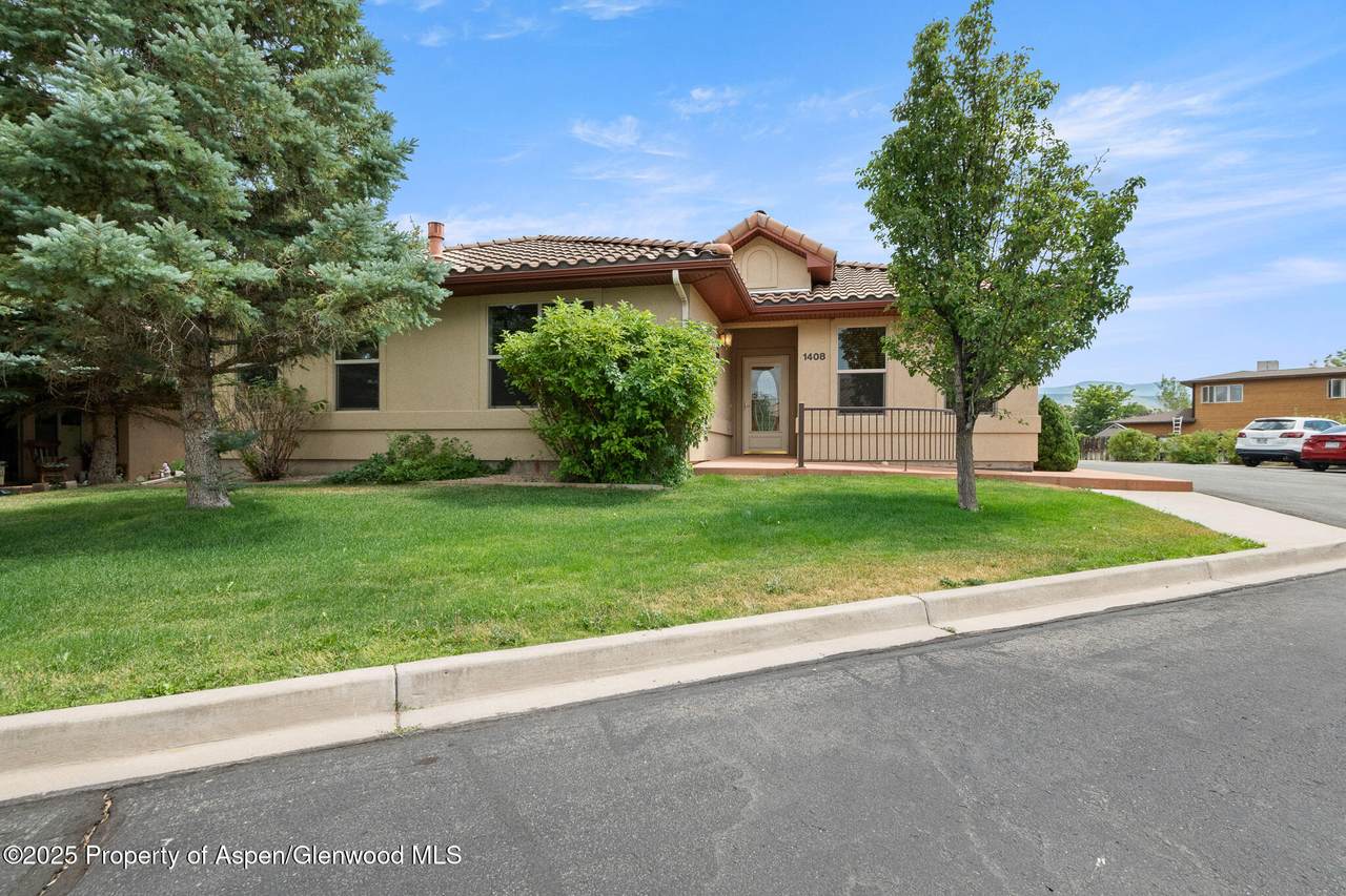 1408 Fir Court - Photo 1