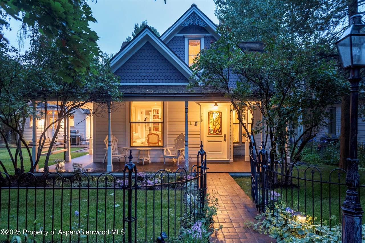 716 Francis Street - Photo 1
