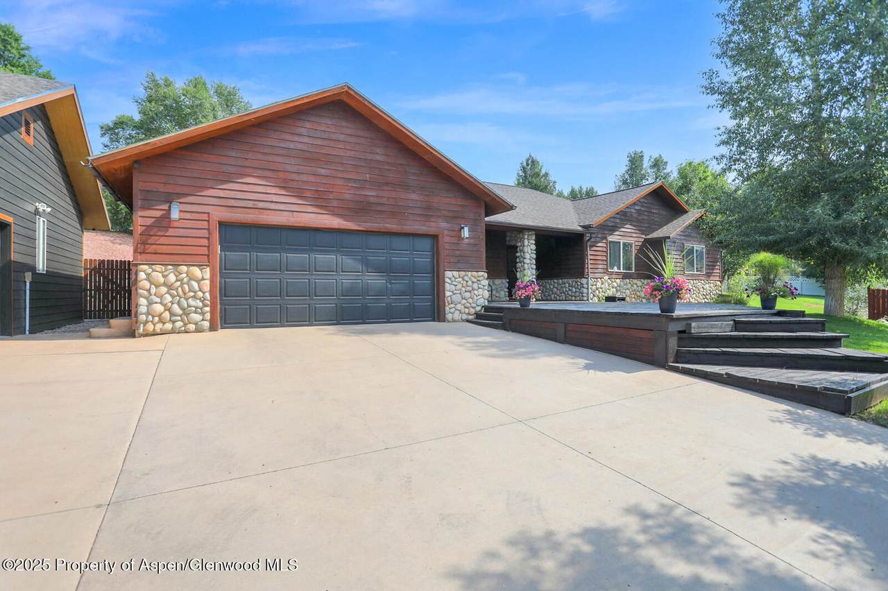 997 10th Street - Photo 1