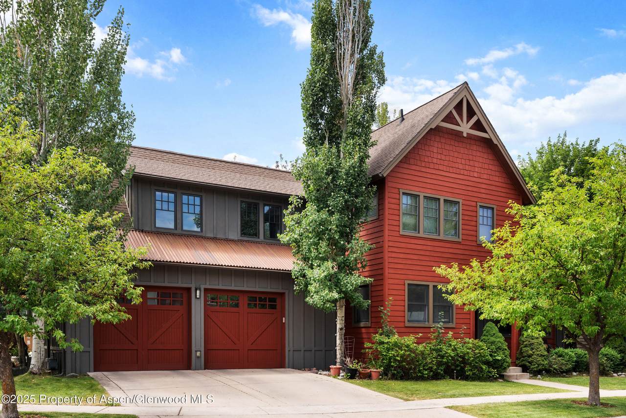 212 Juniper Court - Photo 1