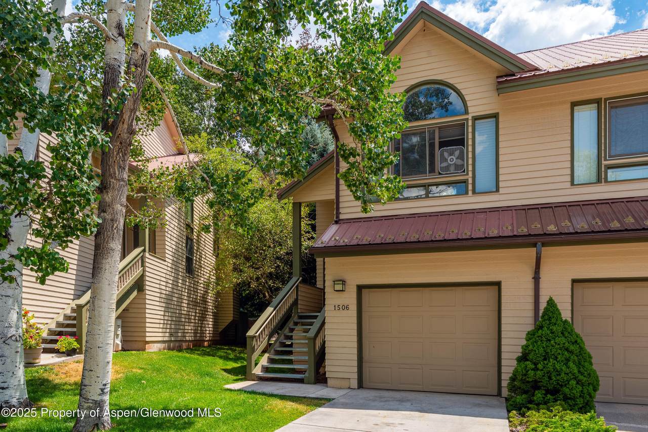 1506 Mockingbird Lane - Photo 1