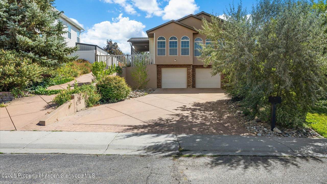 1626 Dogwood Drive - Photo 1