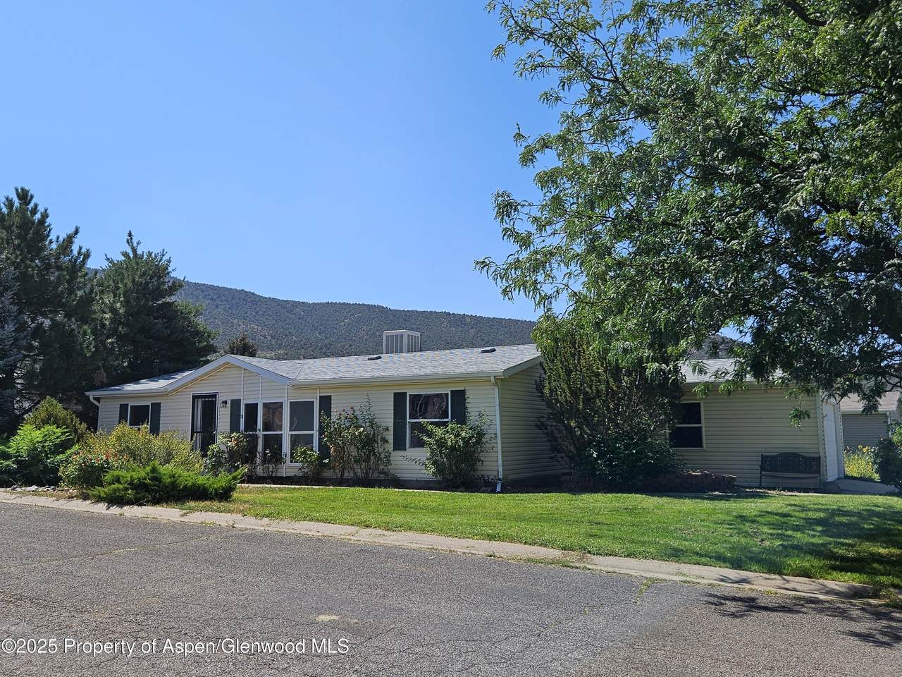 6 Pinnacle Place - Photo 1