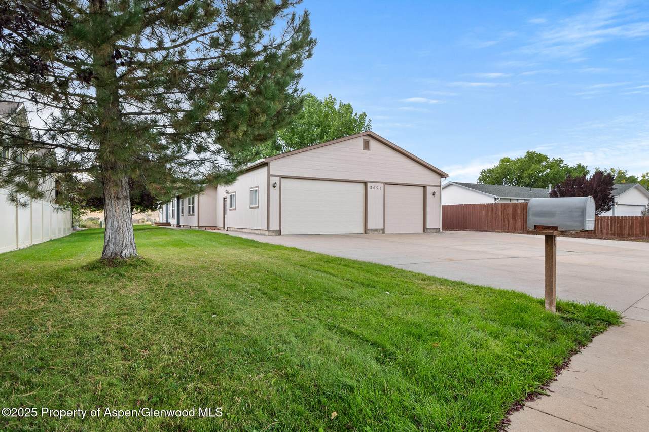 3053 Coal Mine Avenue - Photo 1