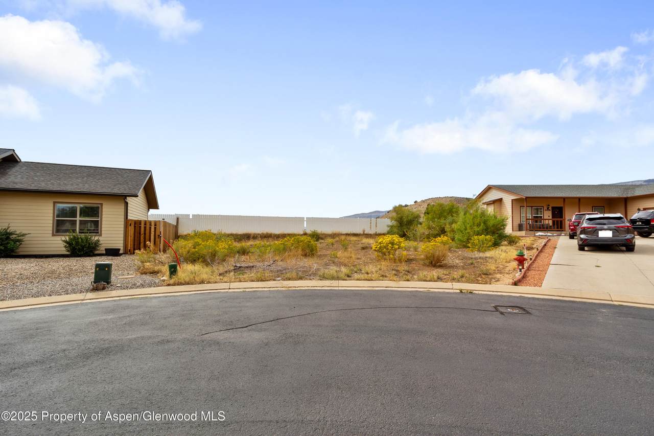 2495 Pioneer Way - Photo 1